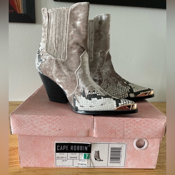 Cape Robbin Boots Women’s Size 7 - Picture 15 of 15